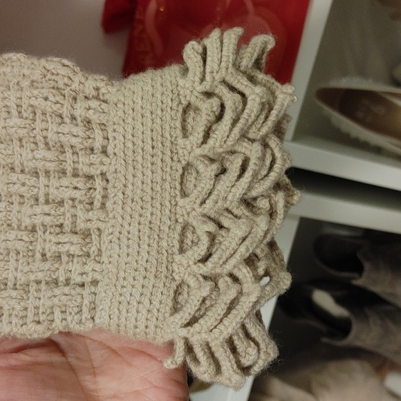 Oscar de la Renta Cashmere Sweater - Picture 5 of 9